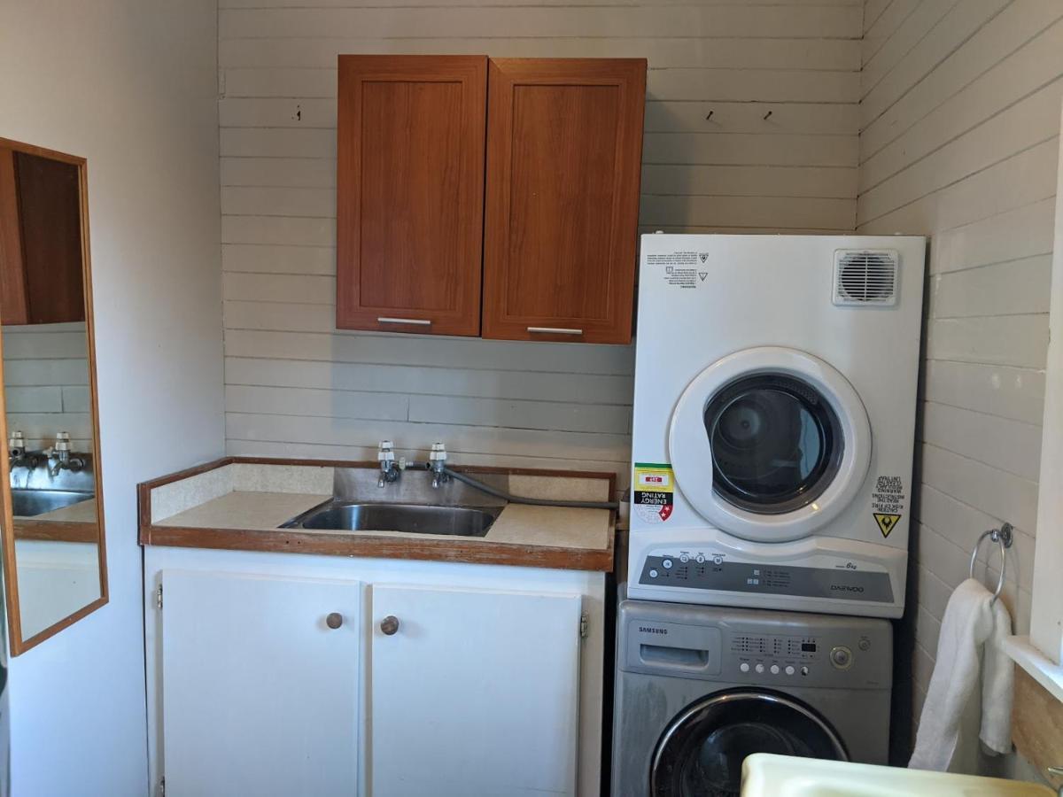 Cox Bay Cottage Raglan Exterior foto