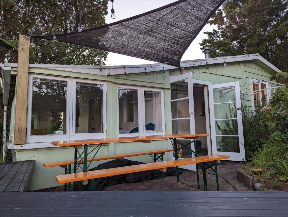 Cox Bay Cottage Raglan Exterior foto