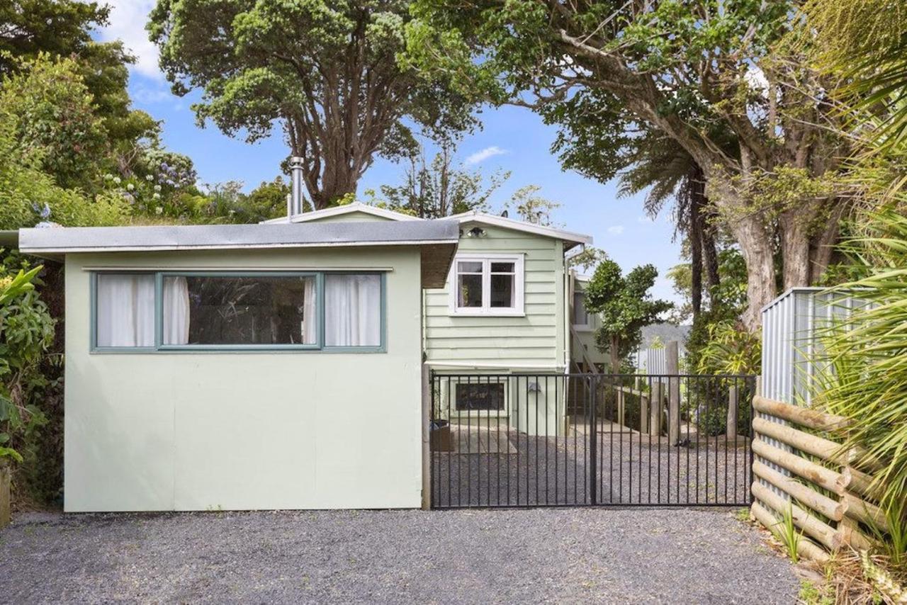 Cox Bay Cottage Raglan Exterior foto
